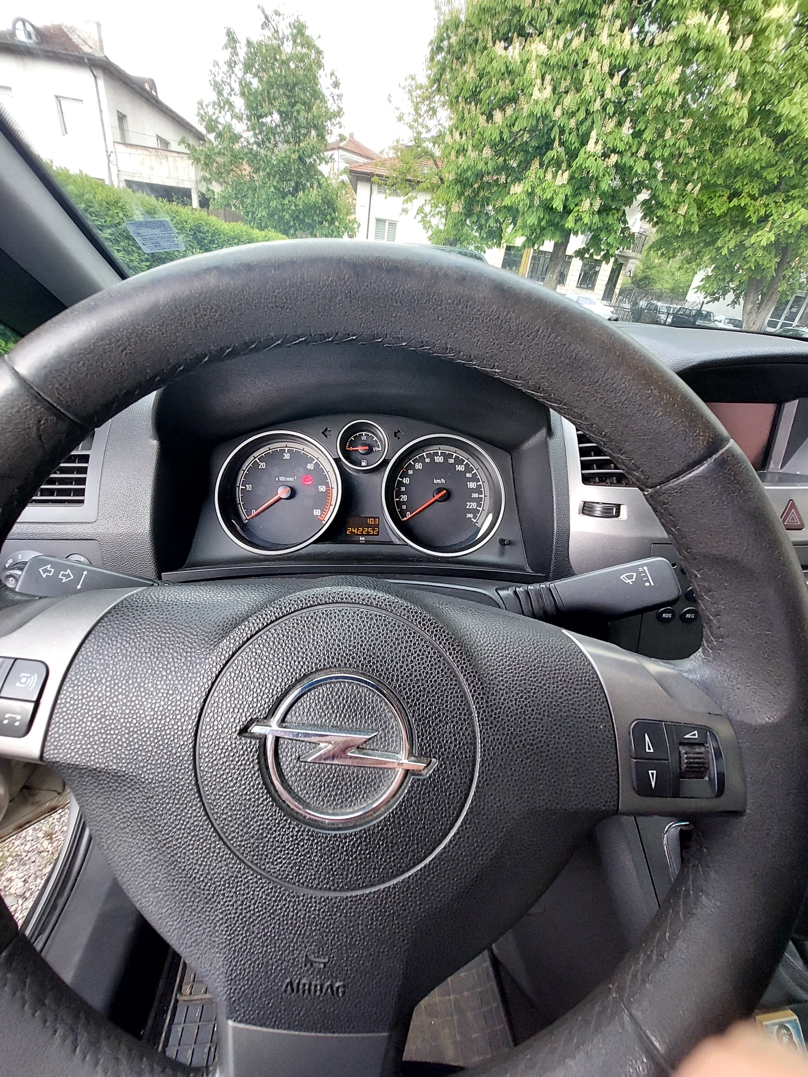 Opel Zafira B, снимка 12 - Автомобили и джипове - 54403573