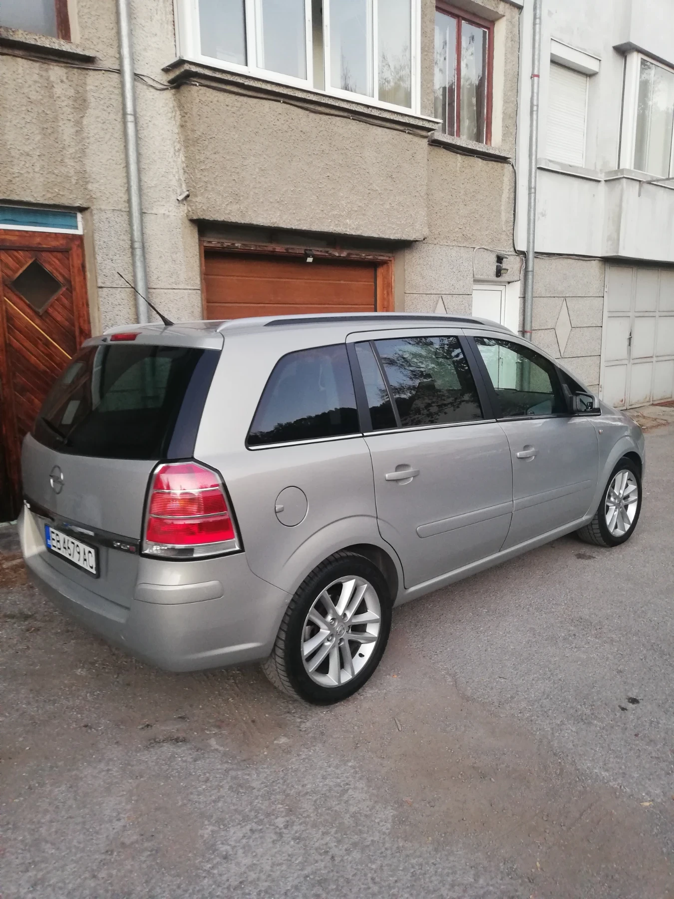 Opel Zafira B, снимка 3 - Автомобили и джипове - 54403573