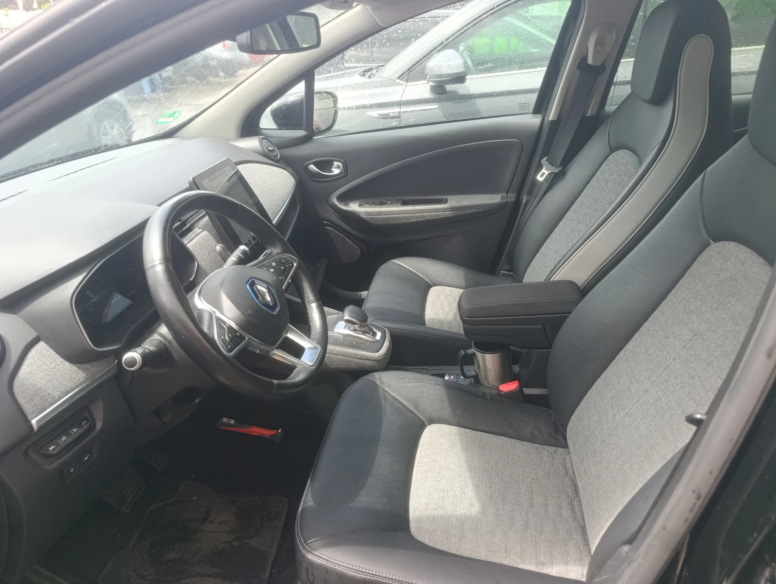 Renault Zoe R135 CCS 92% SoH, снимка 10 - Автомобили и джипове - 54581886