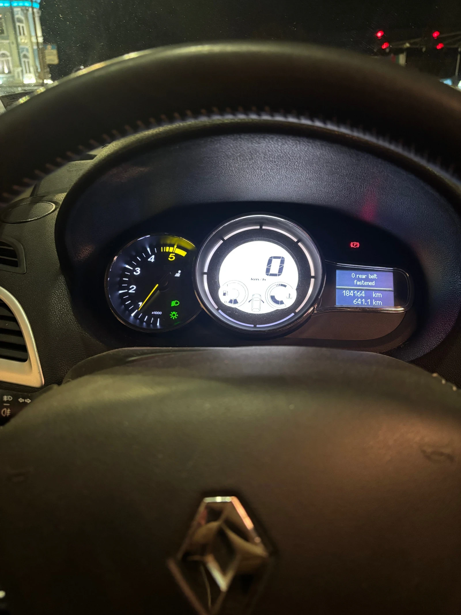 Renault Megane 1.6 dci ОБСЛУЖЕНА, снимка 7 - Автомобили и джипове - 54594234