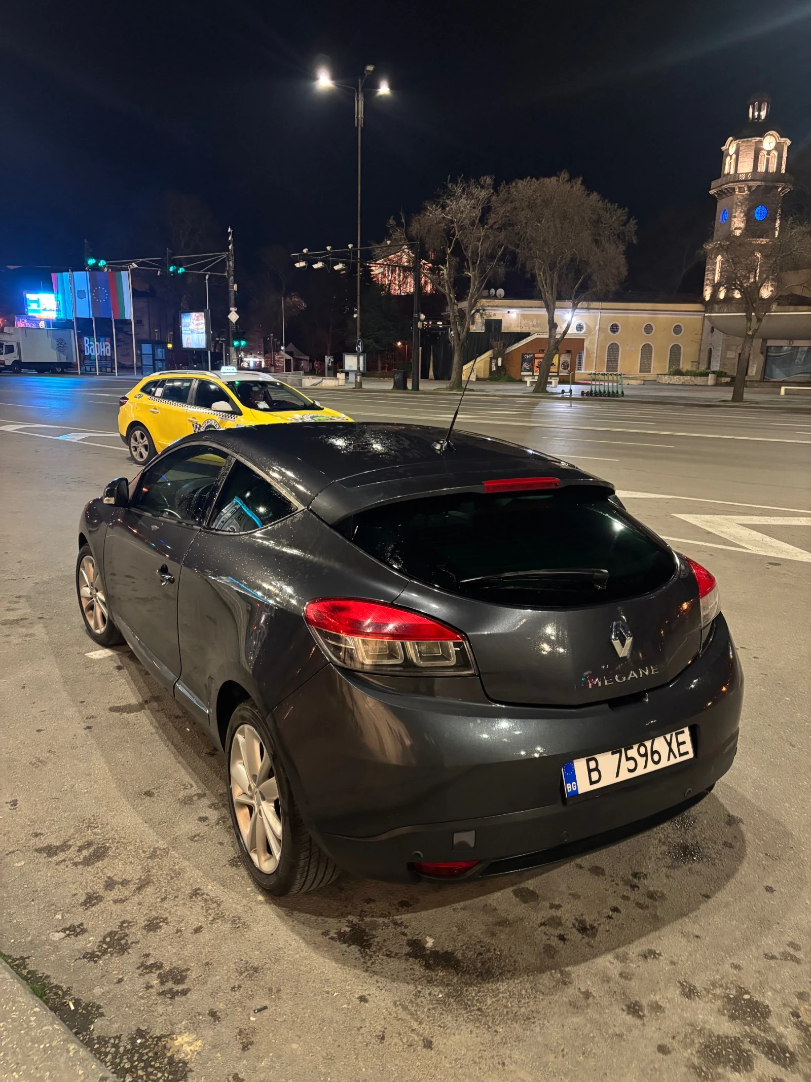 Renault Megane 1.6 dci ОБСЛУЖЕНА, снимка 2 - Автомобили и джипове - 54594234