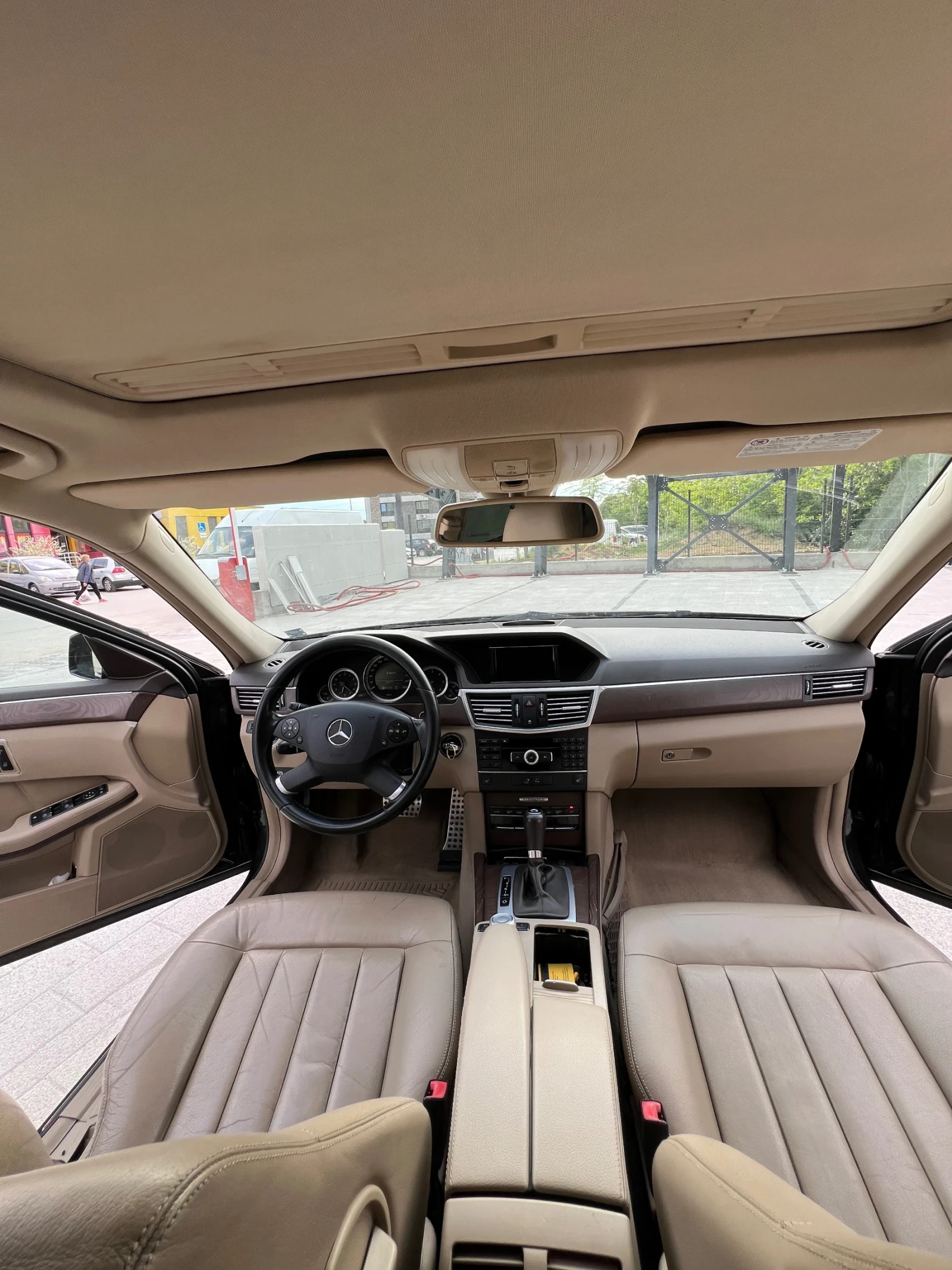 Mercedes-Benz E 220 2.2 Turbo Diesel, снимка 10 - Автомобили и джипове - 54651316