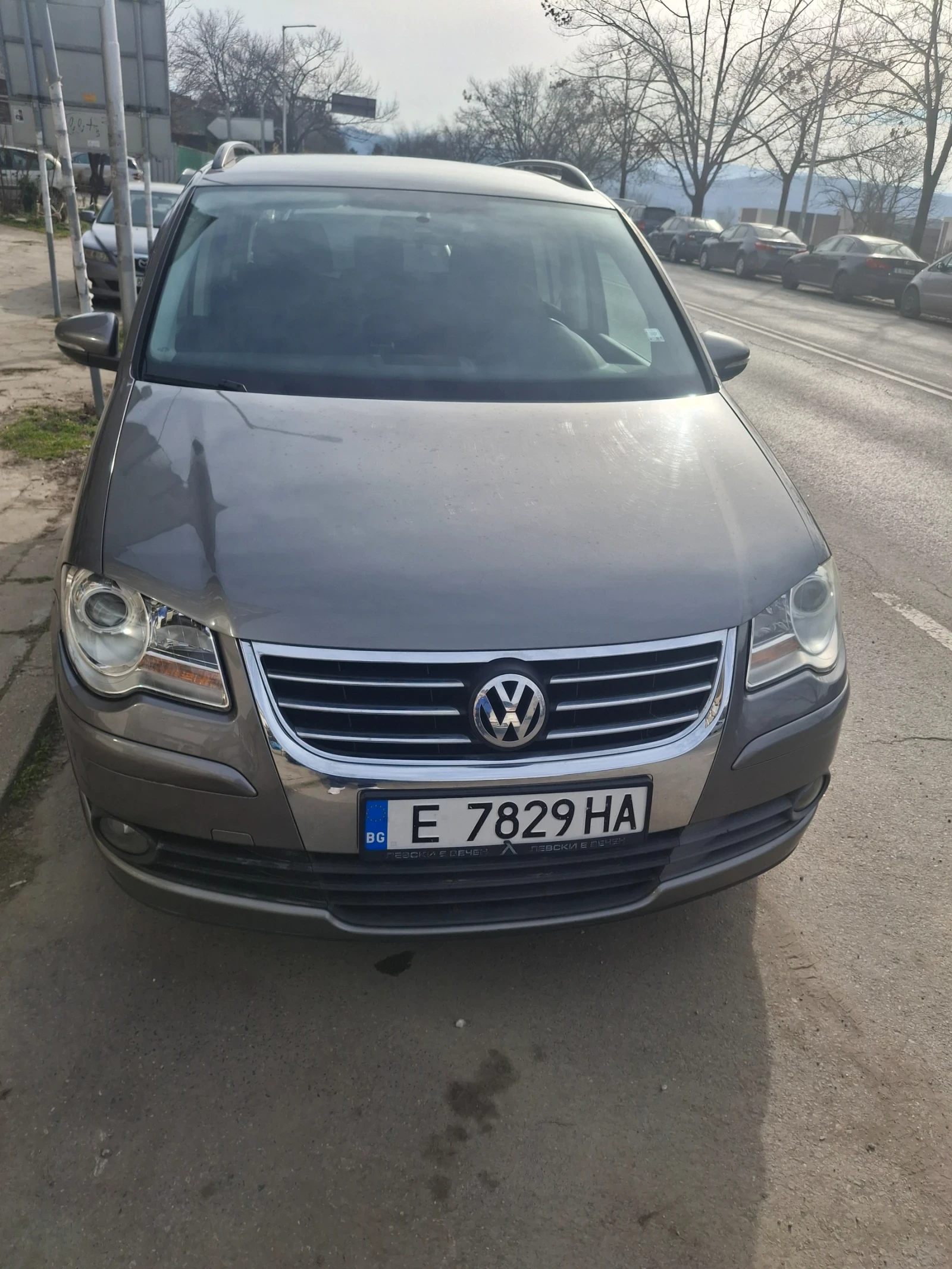 VW Touran 1.4 tsi , снимка 5 - Автомобили и джипове - 54747384