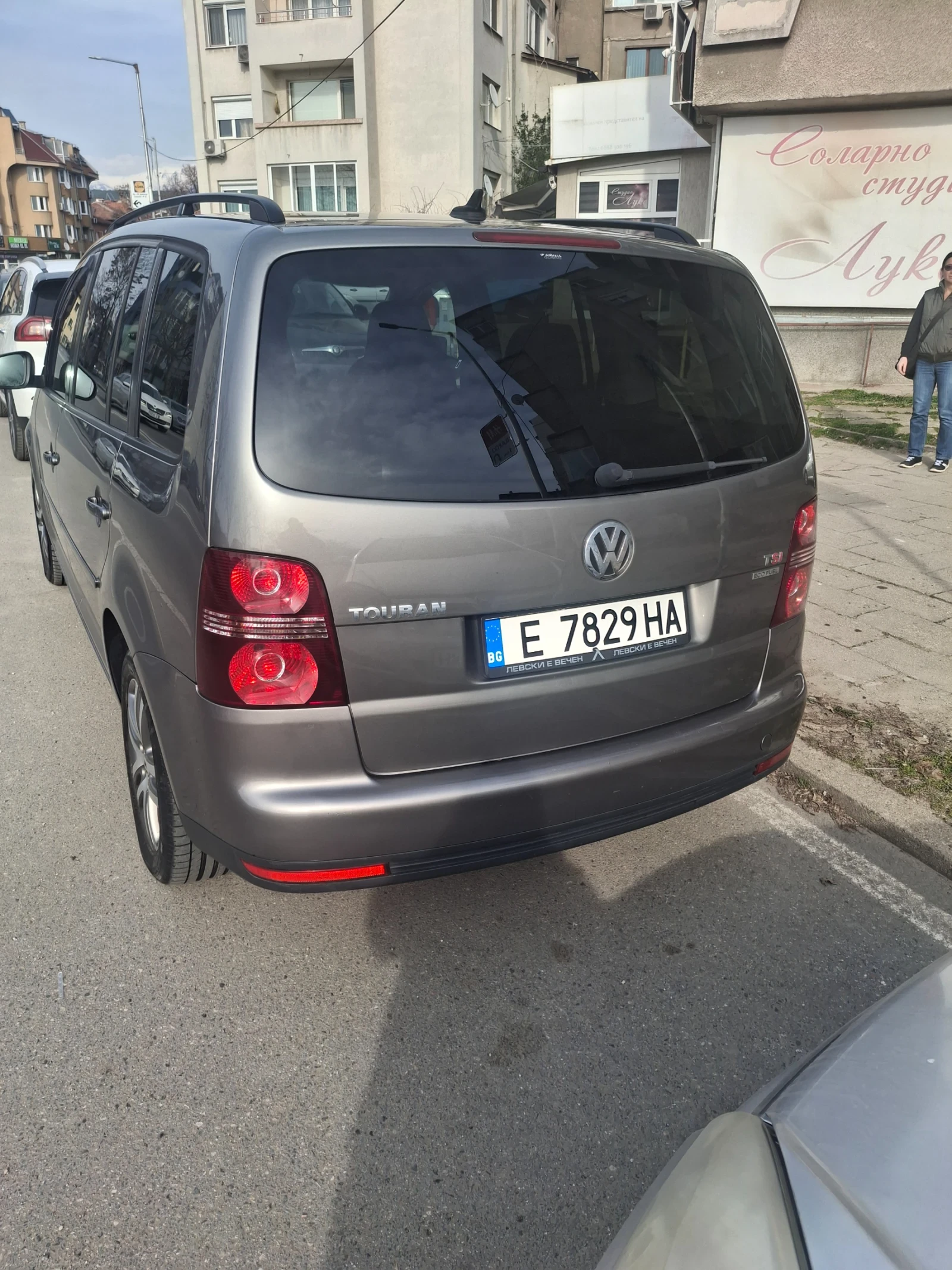 VW Touran 1.4 tsi , снимка 4 - Автомобили и джипове - 54747384