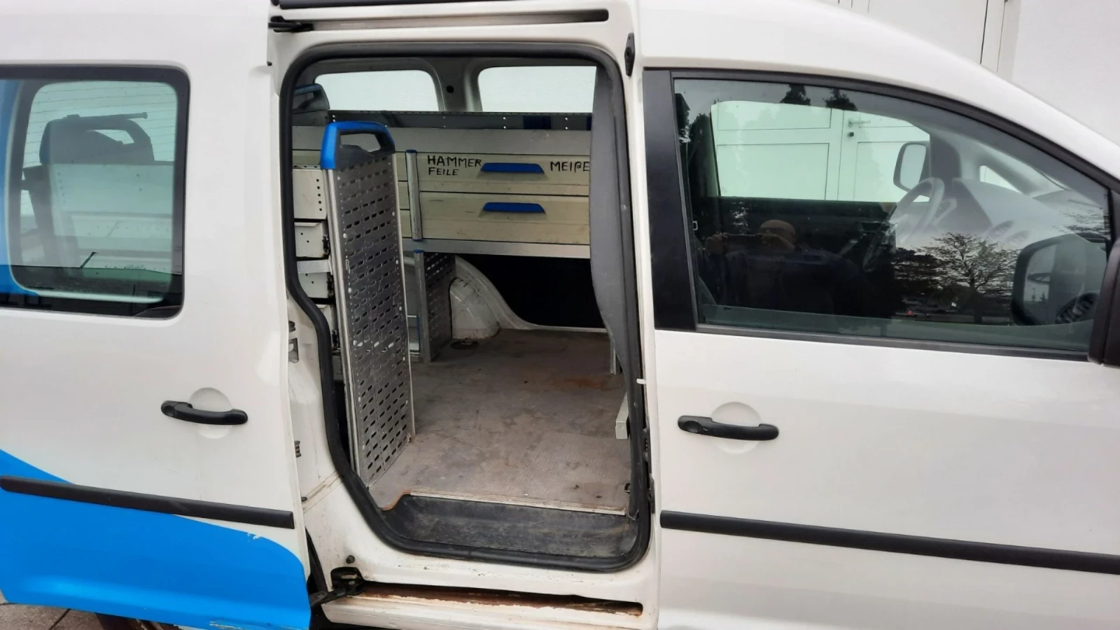 VW Caddy 2.0 Метан Фабричен, снимка 8 - Автомобили и джипове - 55009431