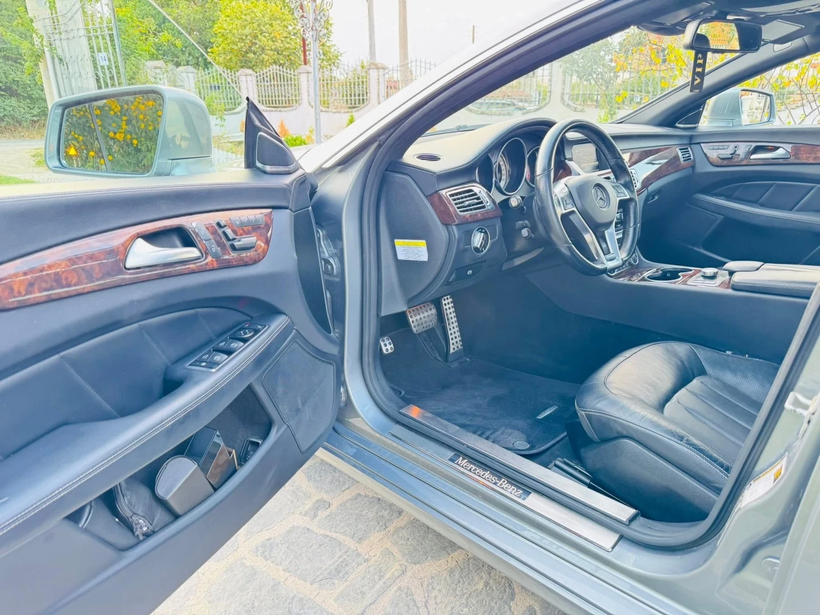 Mercedes-Benz CLS 500 4 Matic, снимка 10 - Автомобили и джипове - 55427784