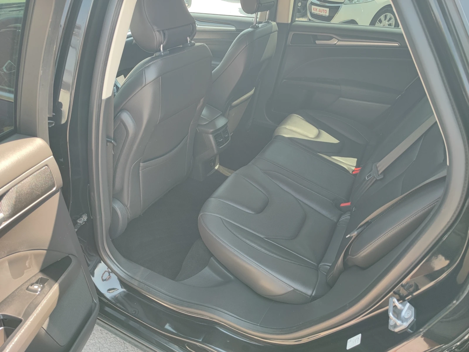Ford Mondeo 2.0SCTI-240ks-ДИСТРОНИК-КОЖА-НАВИГАЦИЯ, снимка 13 - Автомобили и джипове - 56018989