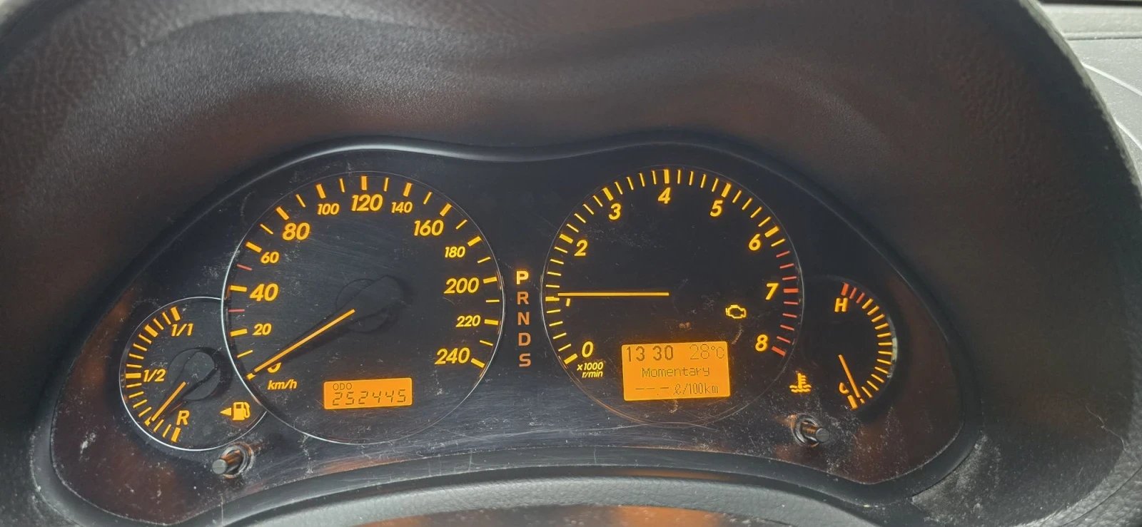 Toyota Avensis 2.4 бензин; Автомат; 2 ключа; 2 комплекта гуми, снимка 11 - Автомобили и джипове - 56164185