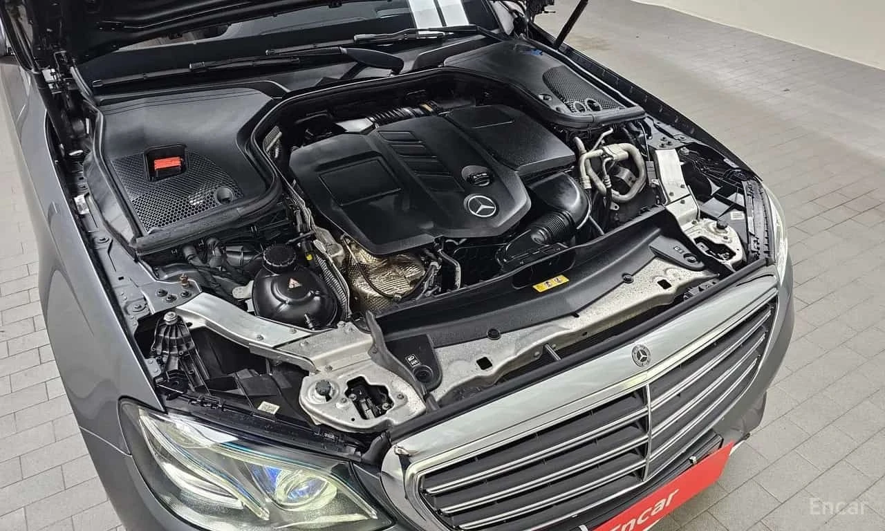 Mercedes-Benz E 220 * E220d 4MATIC Exclusive * АВТОКРЕДИТ * , снимка 6 - Автомобили и джипове - 56193773