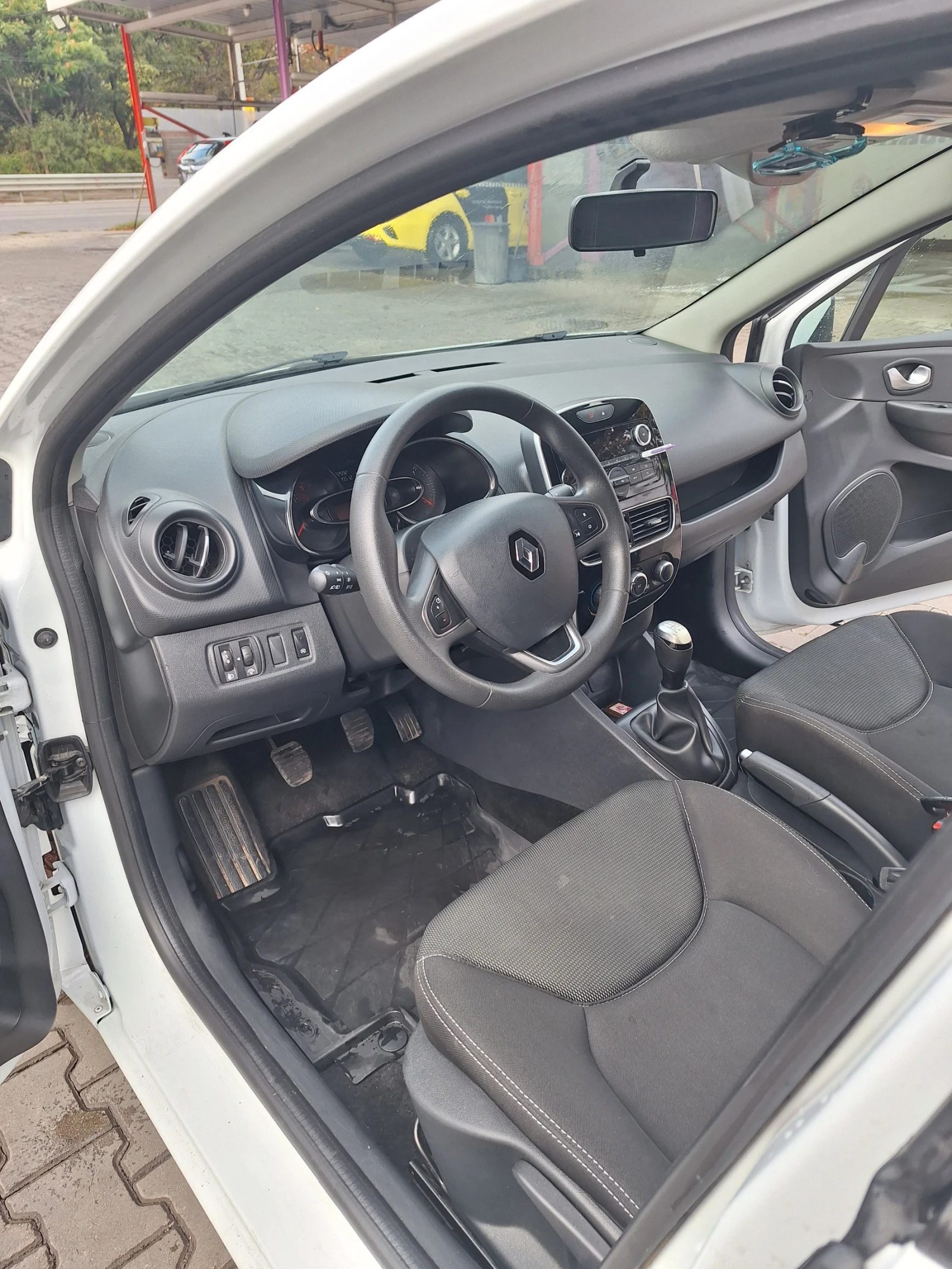 Renault Clio 1.5 dci, снимка 5 - Автомобили и джипове - 56433200