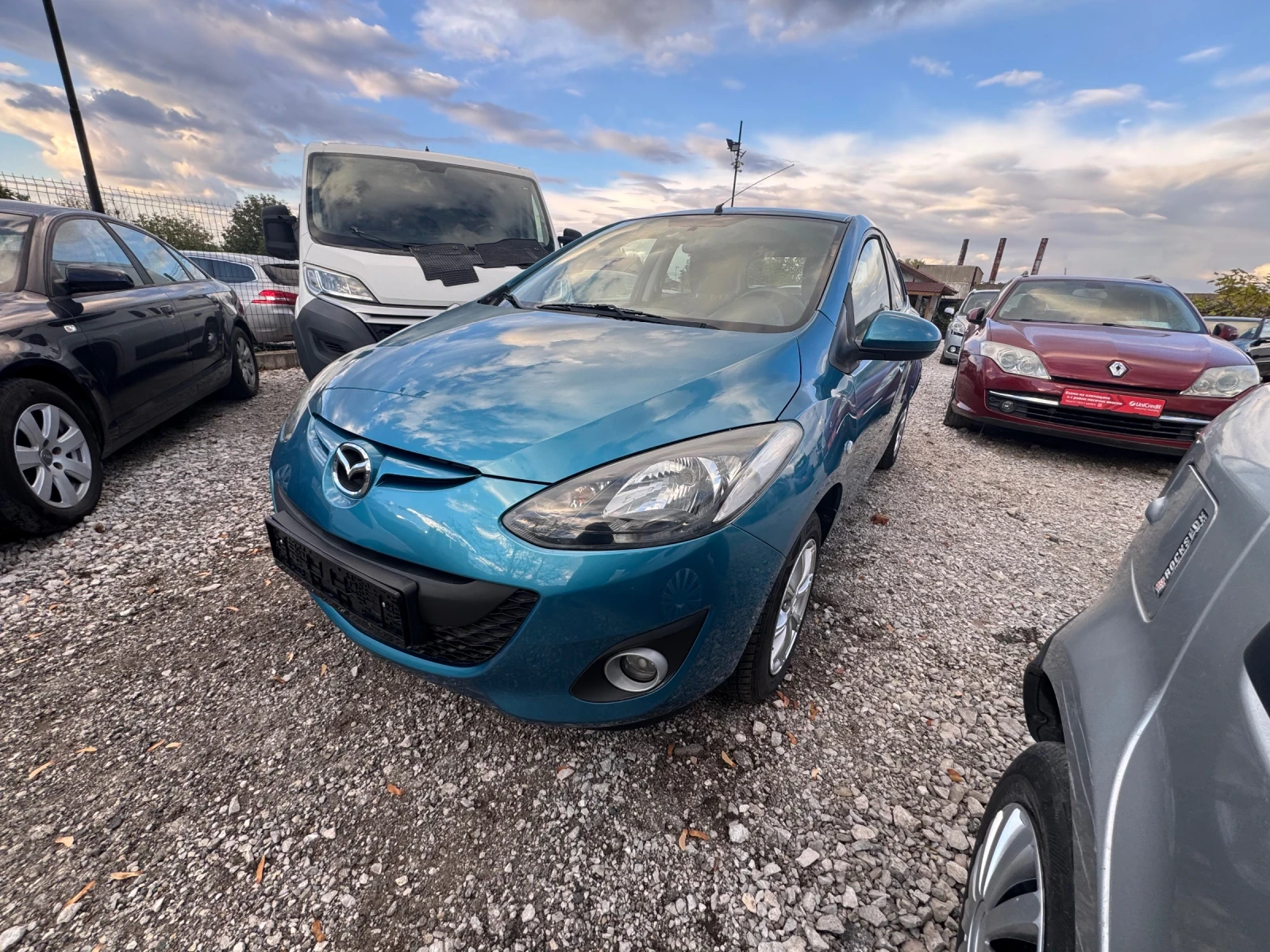 Mazda 2 1.4 i KLIMA FASELIFT, снимка 2 - Автомобили и джипове - 56589501