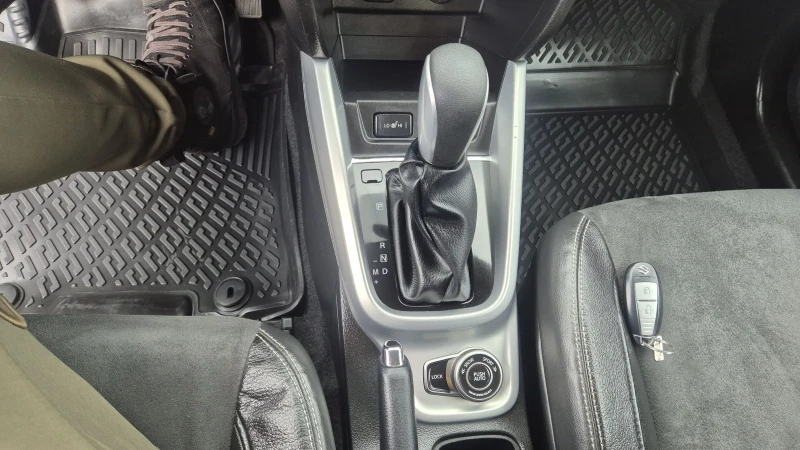 Suzuki Vitara 1.6DSI ALLGRIP 4X4 НАВИ КАМЕРА КОЖА ЛИЗИНГ ВИДЕО , снимка 12 - Автомобили и джипове - 52368306