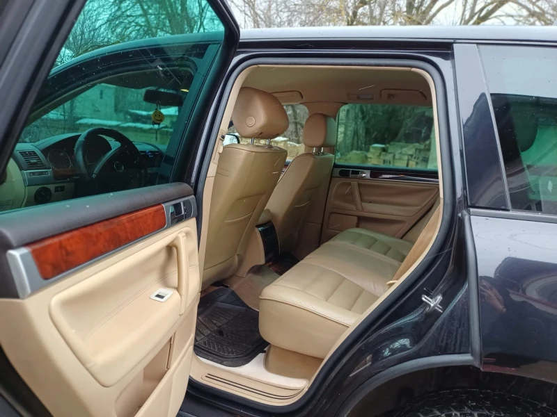 VW Touareg, снимка 6 - Автомобили и джипове - 52919439