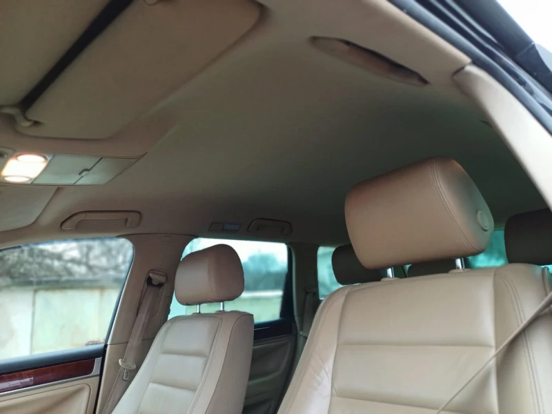 VW Touareg, снимка 7 - Автомобили и джипове - 52919439