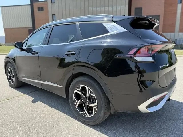 Kia Sportage / LX / FWD / CARAFAX / БЕЗ ПЪРВОНАЧАЛНА ВНОСКА, снимка 4 - Автомобили и джипове - 53298886