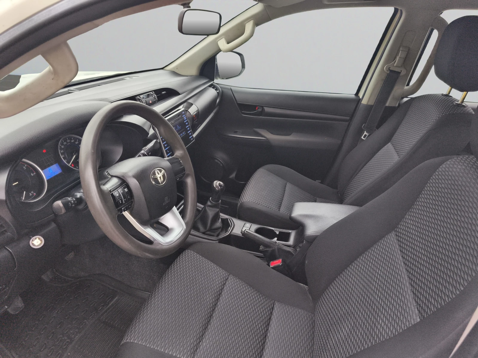 Toyota Hilux DOUBLE-CAB 2.4 D-4D 150HP 4x4 BVM6 E6/1911R15 - изображение 10
