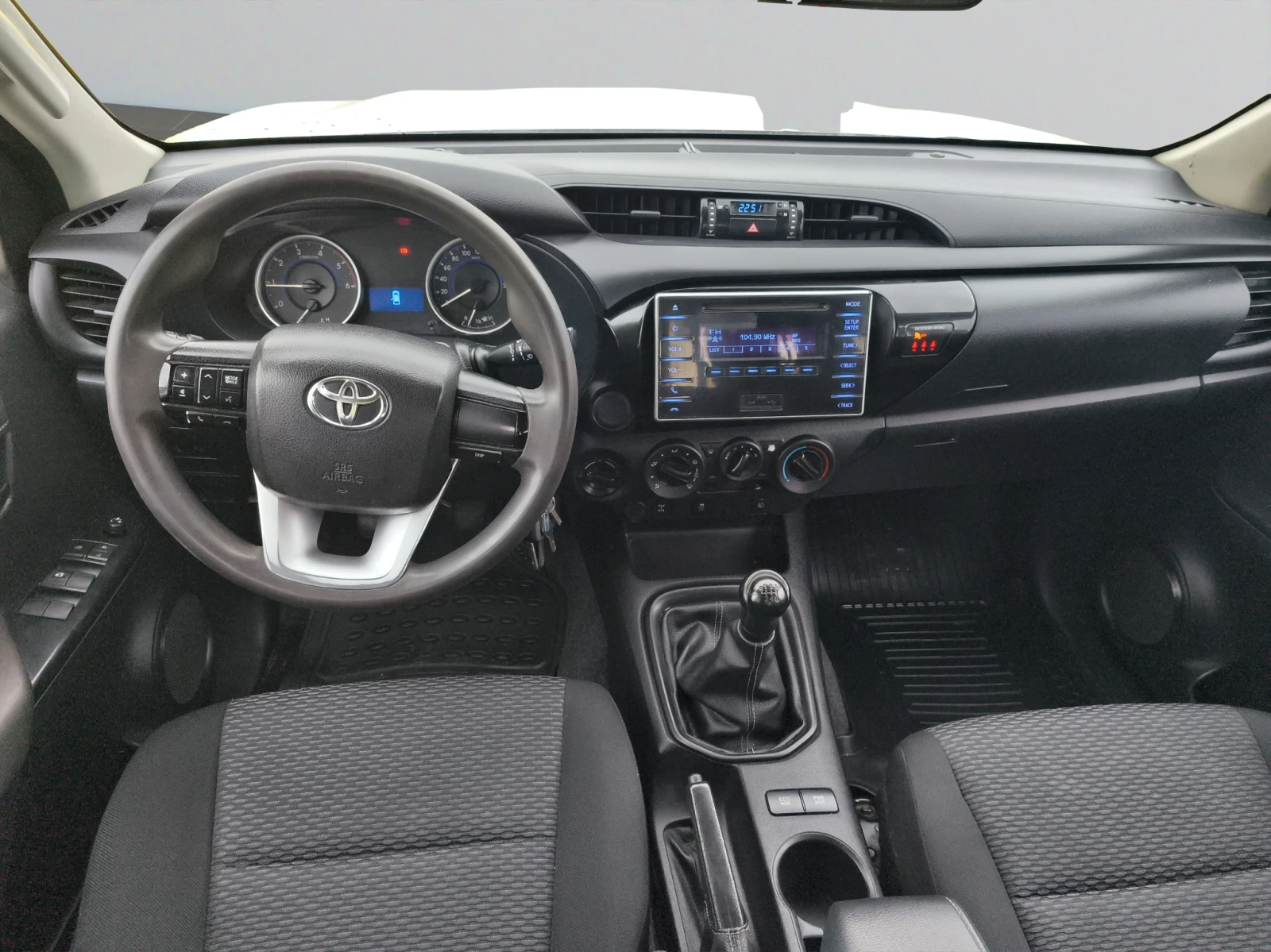 Toyota Hilux DOUBLE-CAB 2.4 D-4D 150HP 4x4 BVM6 E6/1911R15 - изображение 9