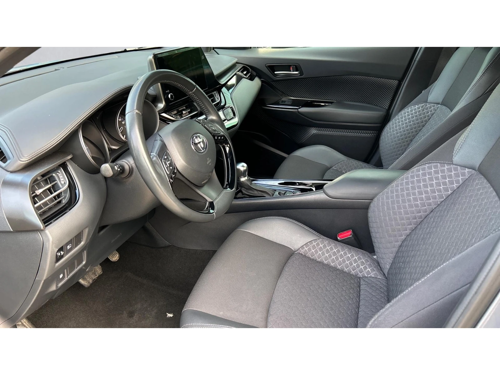 Toyota C-HR    490 . | Mobile.bg   15