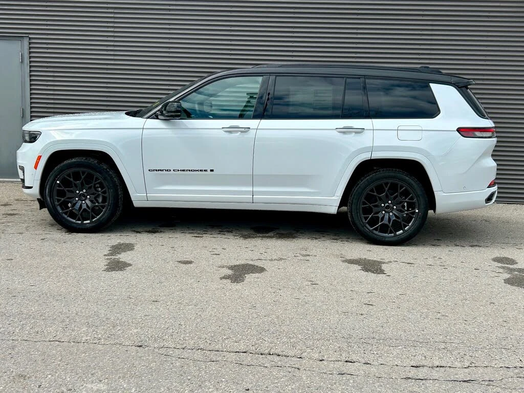 Jeep Grand cherokee Summit* 4WD* АвтоКредит* (ЦЕНА ДО БГ) - изображение 3