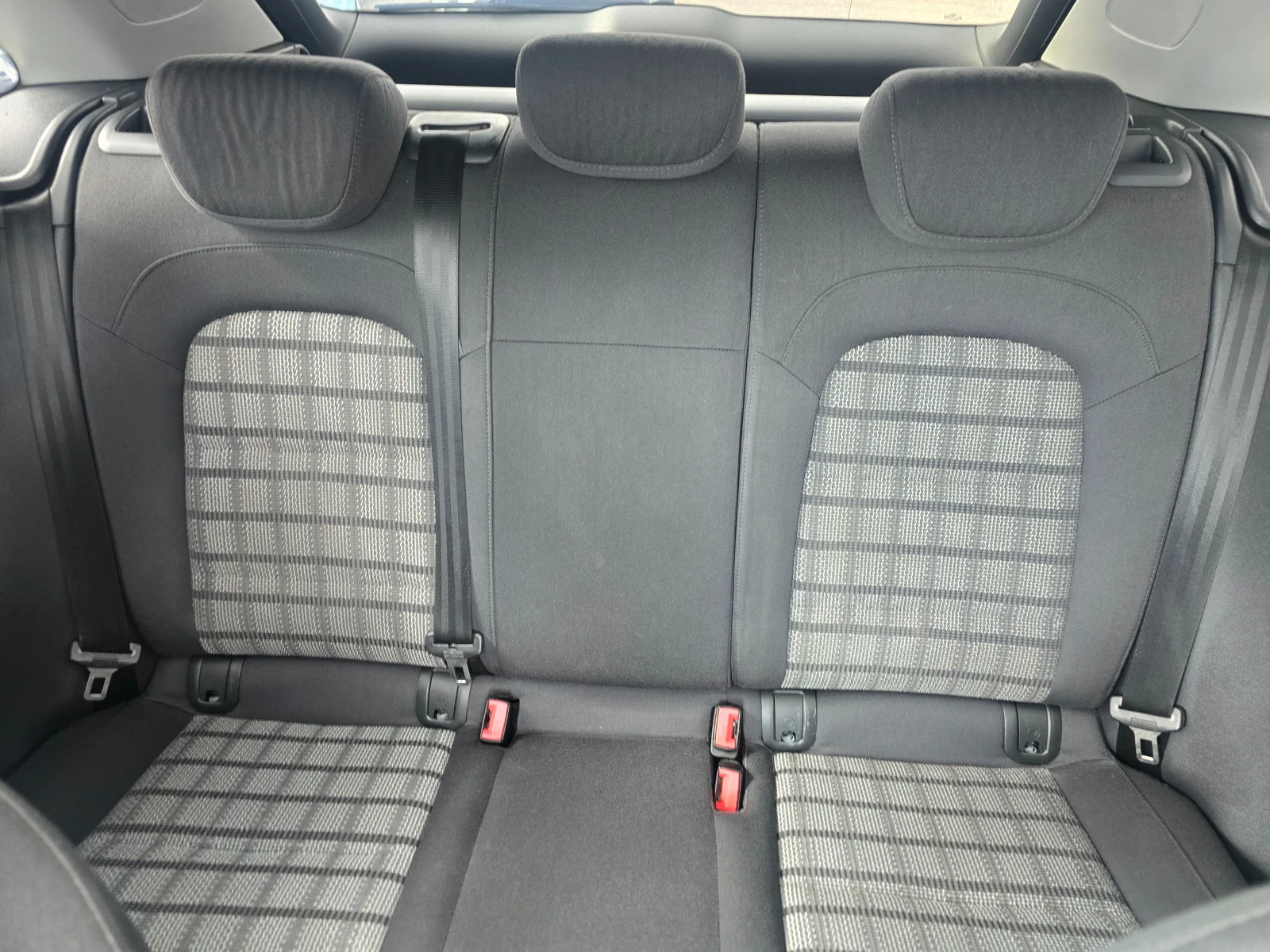 Audi Q3 2.0TDI-FACE-150К.С-4Х4-S-TRONIC-ПАНОРАМА, снимка 17 - Автомобили и джипове - 53899933