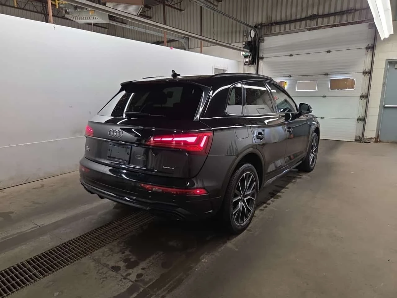 Audi Q5 * Progressiv * КАМЕРА* ПАНОАРАМ* ДИСТРОНИК* , снимка 5 - Автомобили и джипове - 54879634