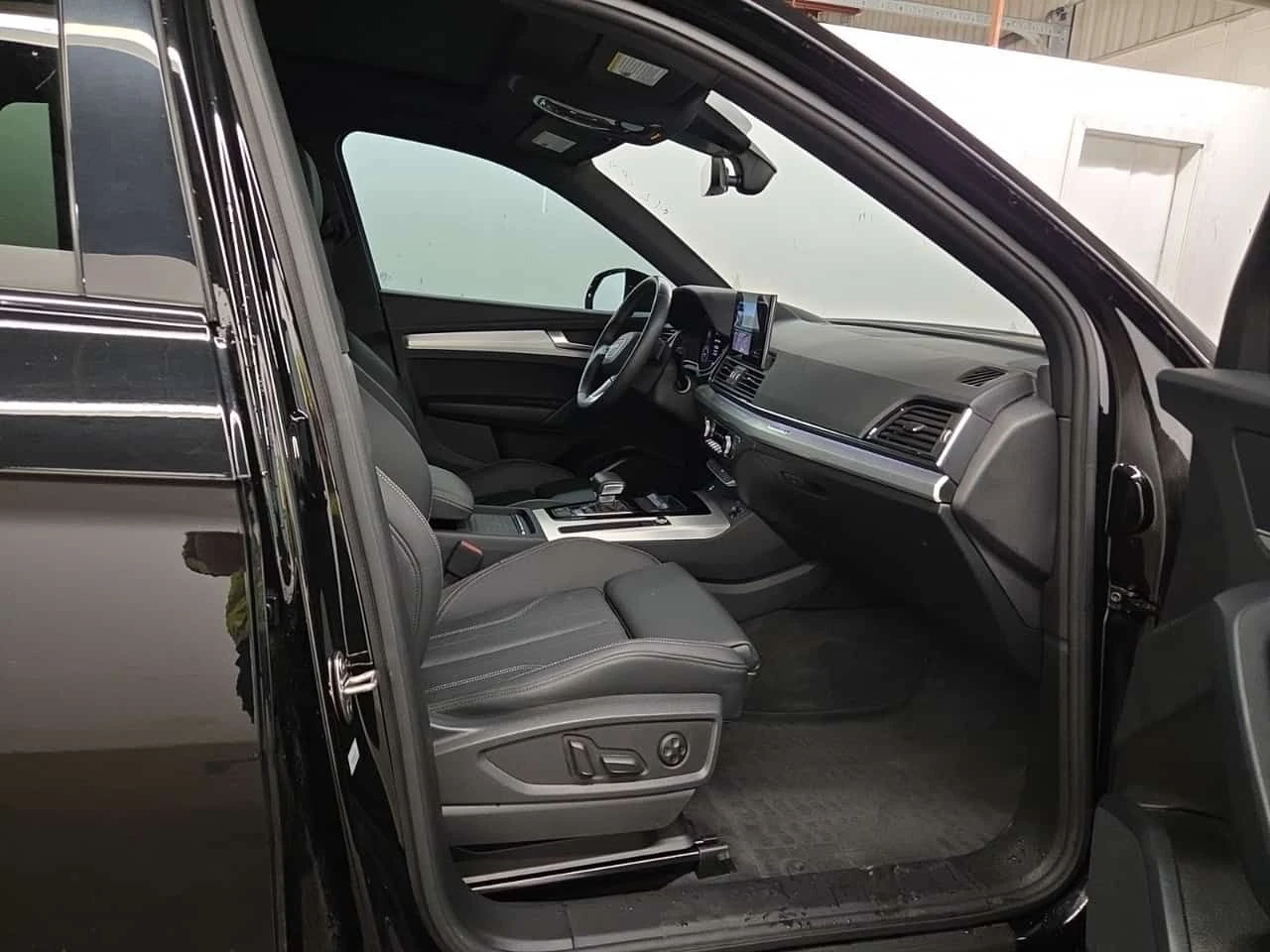 Audi Q5 * Progressiv * КАМЕРА* ПАНОАРАМ* ДИСТРОНИК* , снимка 11 - Автомобили и джипове - 54879634