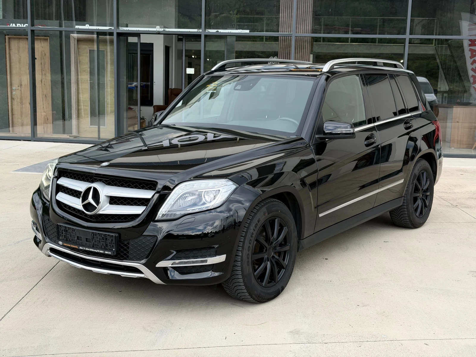 Mercedes-Benz GLK 220 Facelift 4-Matic LED AMG-LINE, снимка 2 - Автомобили и джипове - 54892071