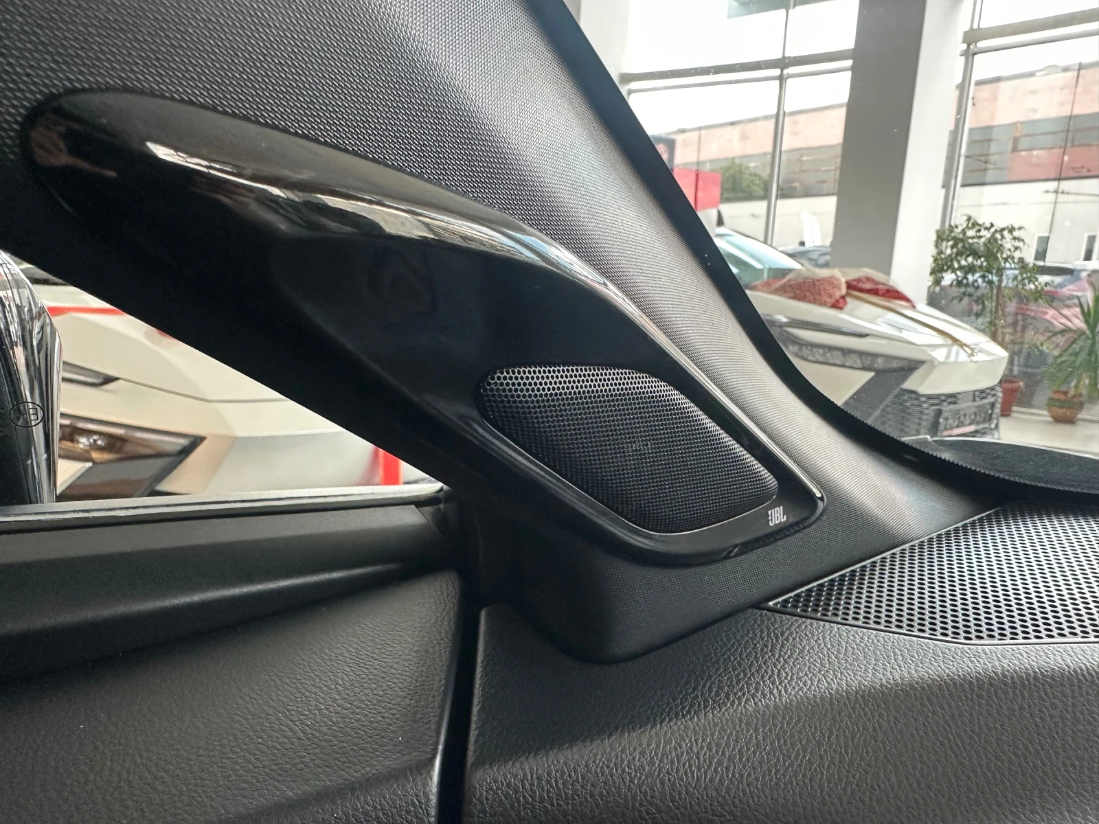 Toyota C-HR 2.0* Bitone, снимка 14 - Автомобили и джипове - 55233537