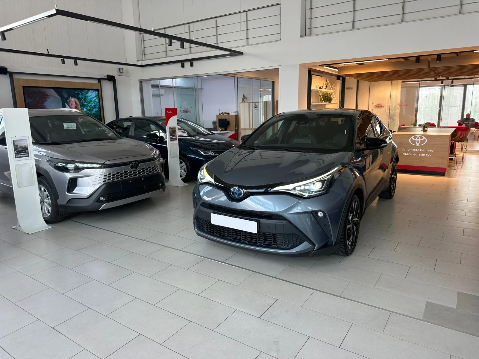 Toyota C-HR 2.0* Bitone, снимка 2 - Автомобили и джипове - 55233537