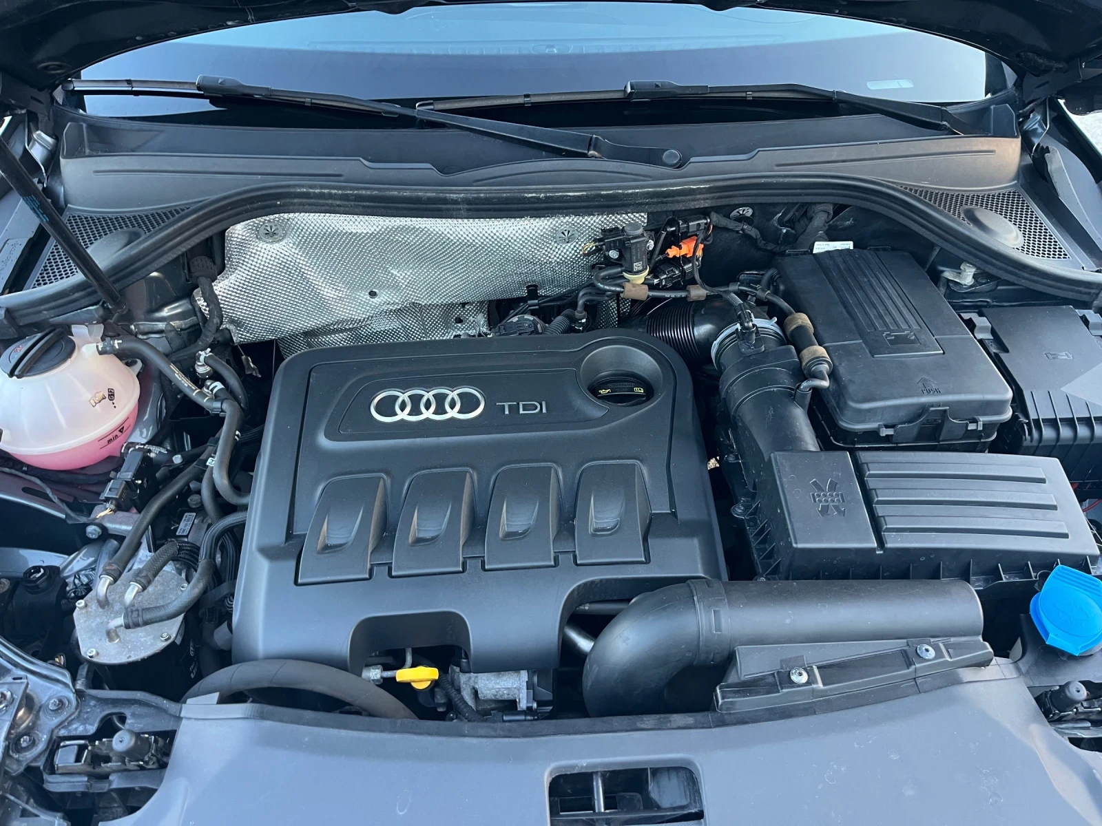 Audi Q3 2.0TDI Quattro, снимка 15 - Автомобили и джипове - 55343939