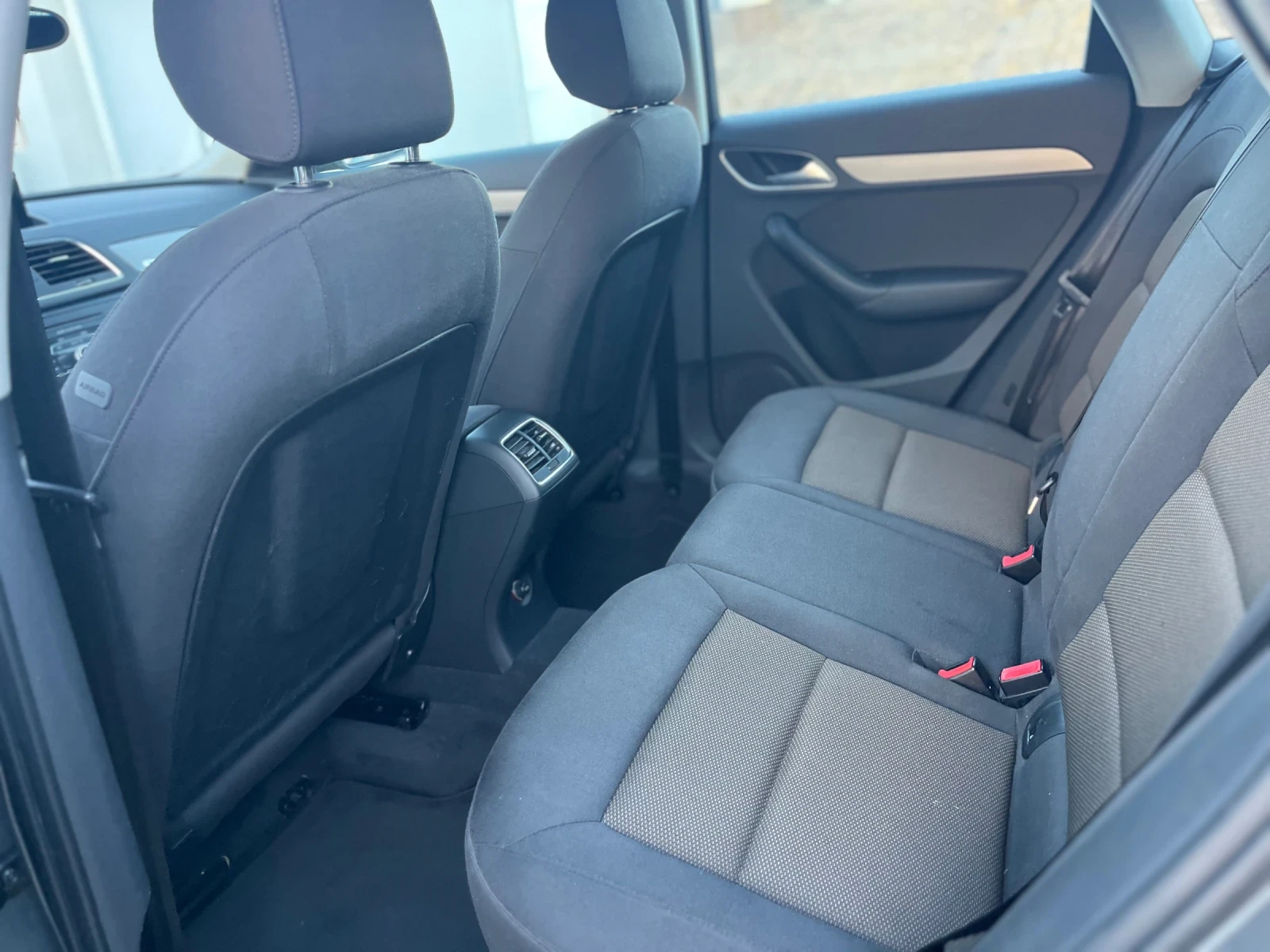 Audi Q3 2.0TDI Quattro, снимка 13 - Автомобили и джипове - 55343939