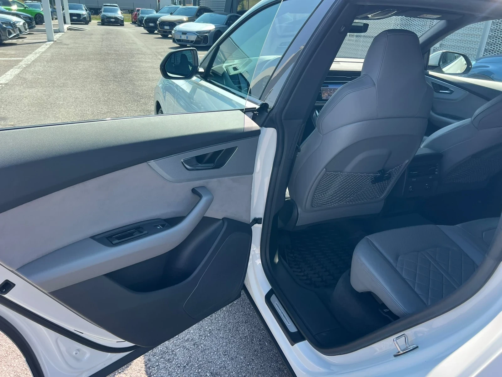 Audi Q8 45 TDI quattro tiptronic S line edition, снимка 14 - Автомобили и джипове - 55568210