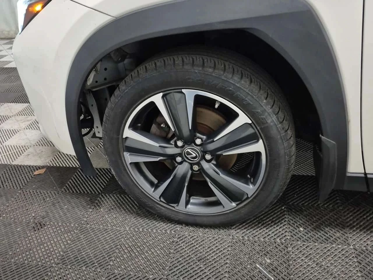 Lexus UX | Mobile.bg � ����������� 6