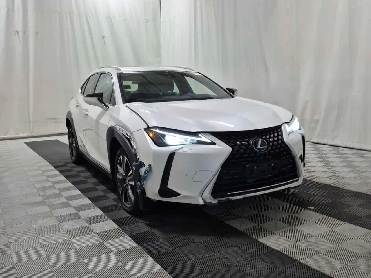 Lexus UX | Mobile.bg � ����������� 3