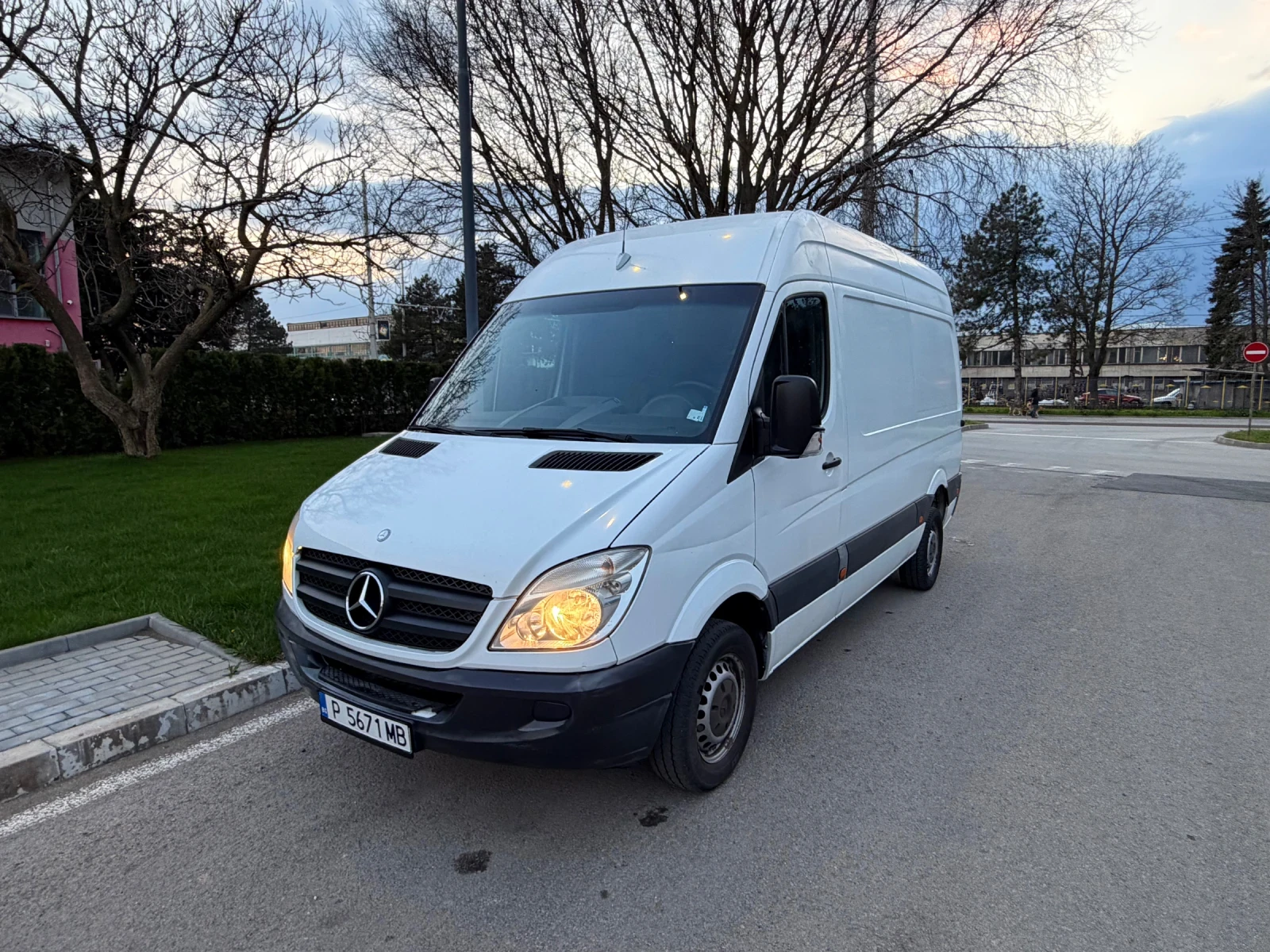 Mercedes-Benz Sprinter 313 2.2 ТЕХНИЧЕСКИ ПЕРФЕКТЕН!!!СРЕДНА БАЗА!!!БЕЗ РЪЖДИ