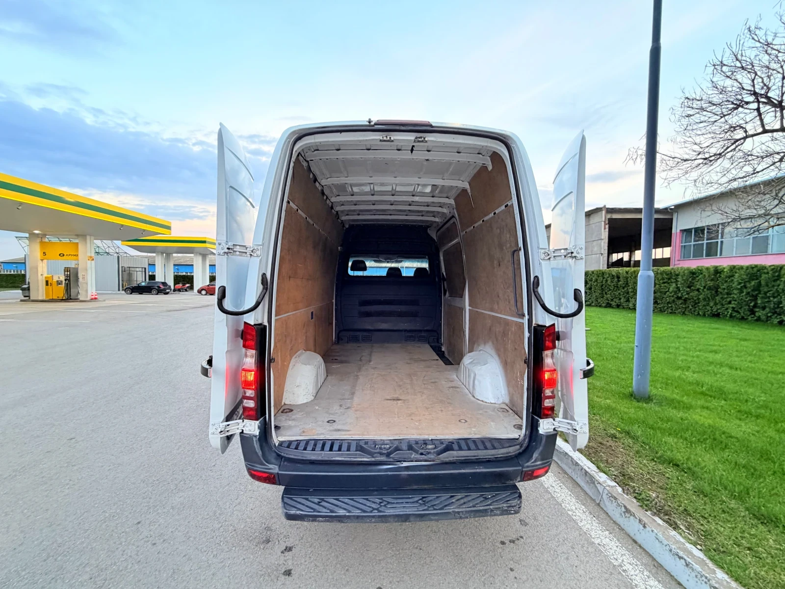 Mercedes-Benz Sprinter 313 2.2 ТЕХНИЧЕСКИ ПЕРФЕКТЕН!!!СРЕДНА БАЗА!!!БЕЗ РЪЖДИ, снимка 5 - Бусове и автобуси - 54093069