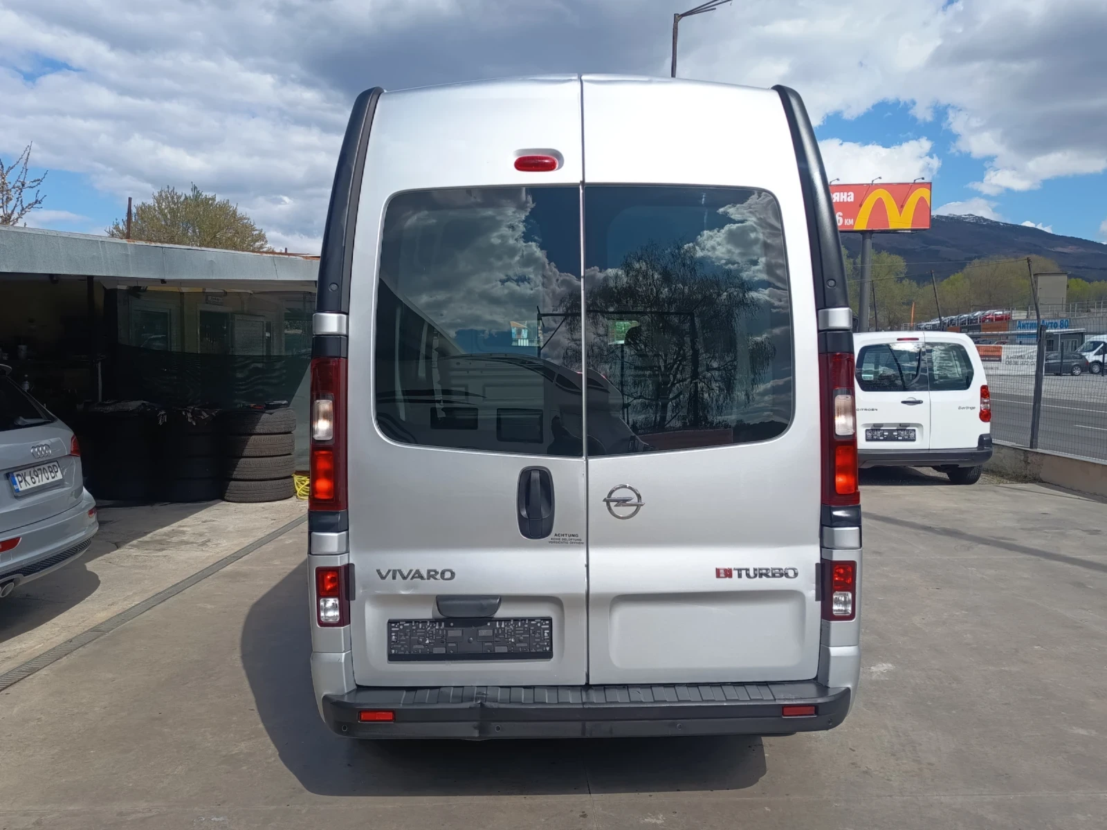Opel Vivaro 1.6crdi, снимка 5 - Бусове и автобуси - 54305256