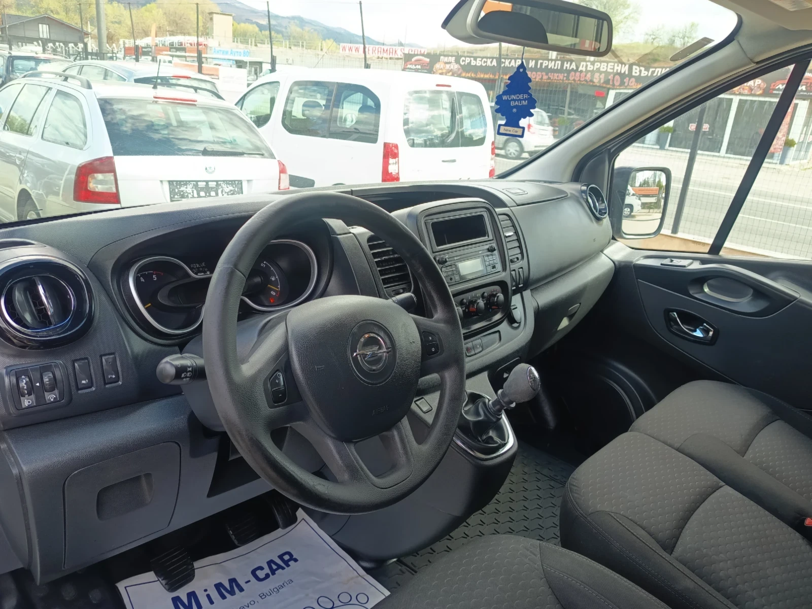 Opel Vivaro 1.6crdi, снимка 8 - Бусове и автобуси - 54305256