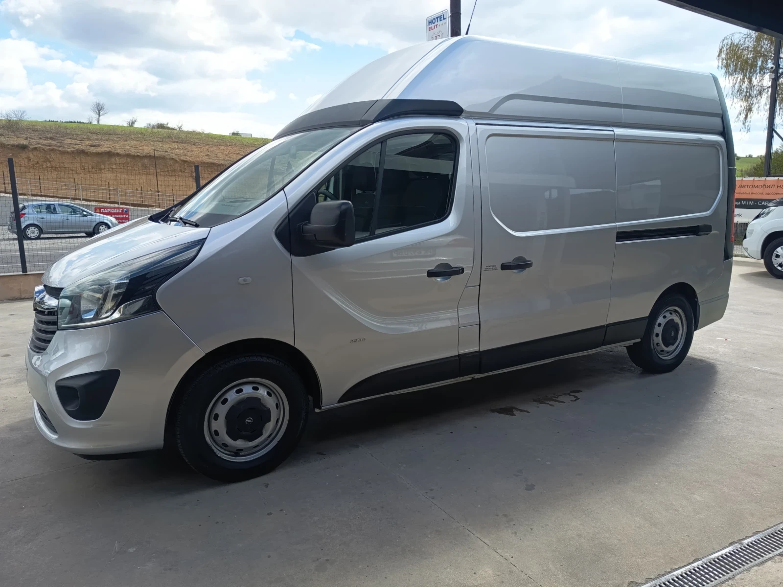 Opel Vivaro 1.6crdi, снимка 7 - Бусове и автобуси - 54305256