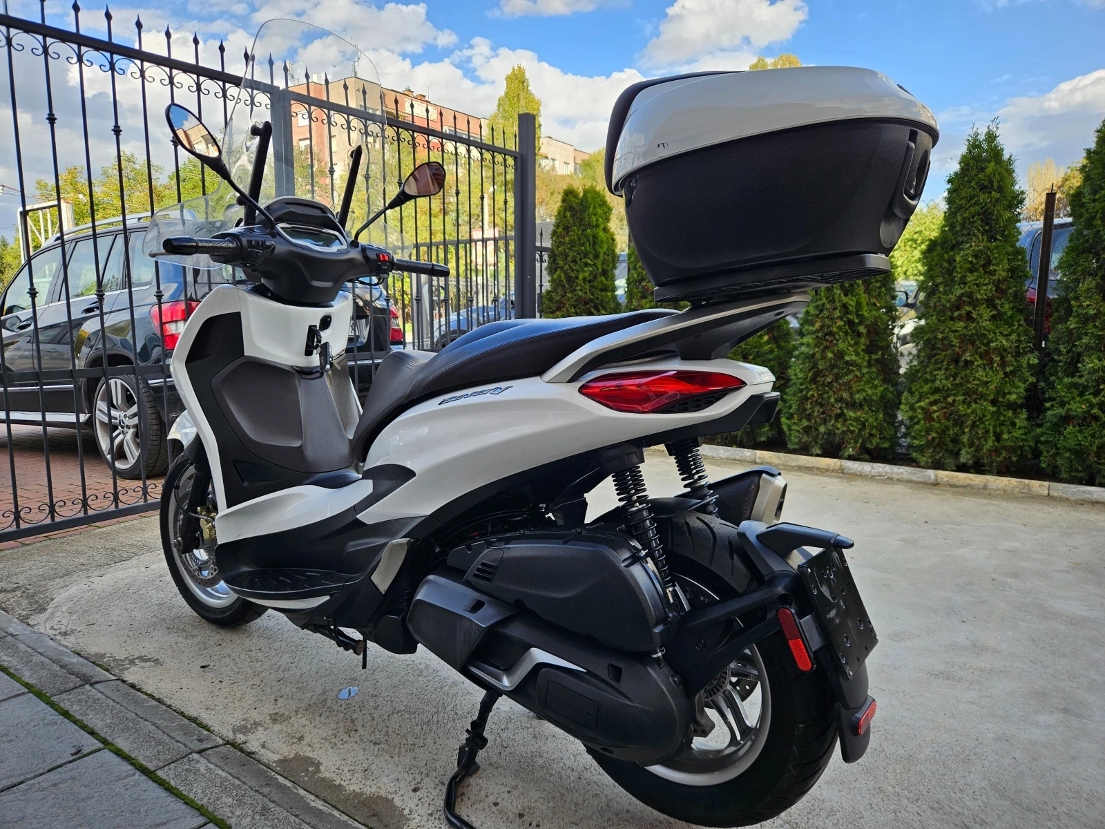 Piaggio Beverly 400ie HPE, ABS-ASR, 03.2022г. - изображение 4