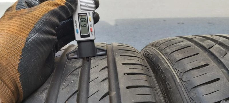 Гуми Летни 235/40R18, снимка 3 - Гуми и джанти - 29864613