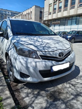 Toyota Yaris 1.0 vvti, снимка 1