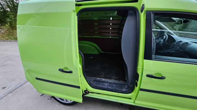 VW Caddy, снимка 15 - Автомобили и джипове - 47581532