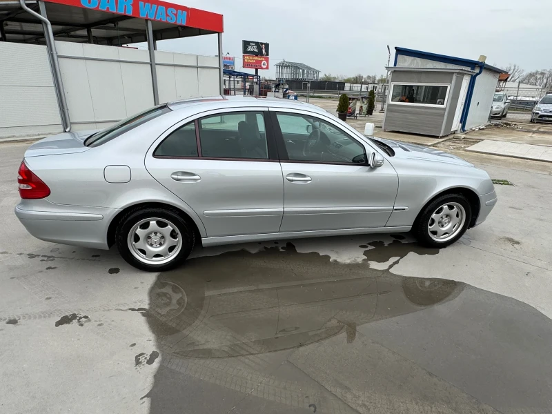 Mercedes-Benz E 200 Kompressor, снимка 5 - Автомобили и джипове - 52384735