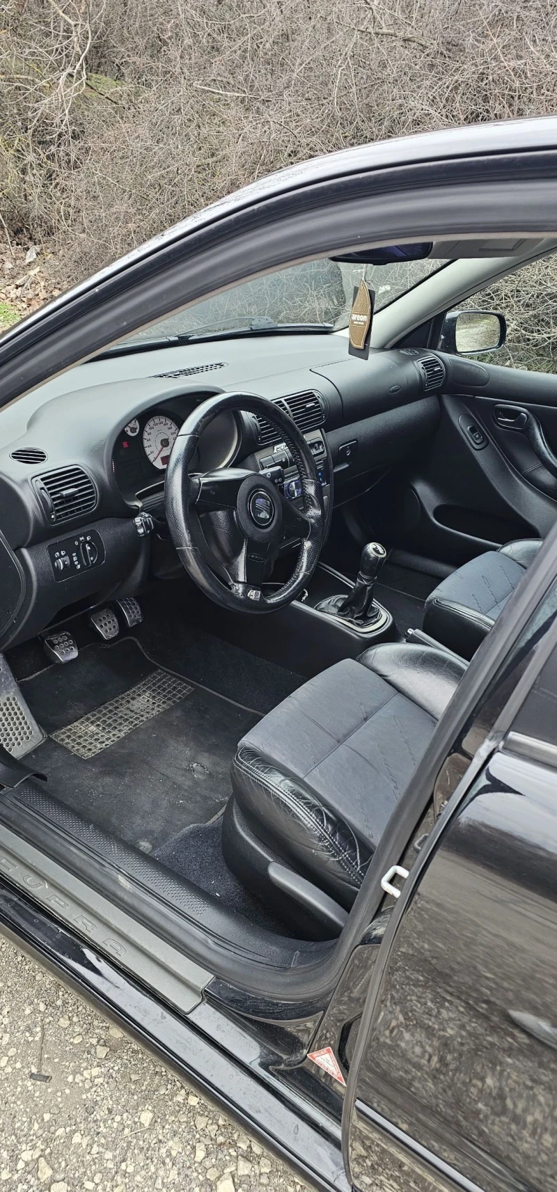 Seat Leon, снимка 11 - Автомобили и джипове - 51549669