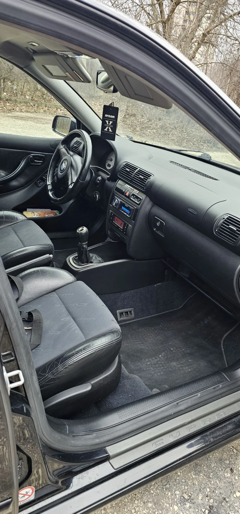 Seat Leon, снимка 8 - Автомобили и джипове - 51549669