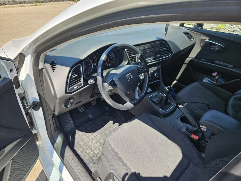 Seat Leon 1.6 tdi style , снимка 9 - Автомобили и джипове - 52426988