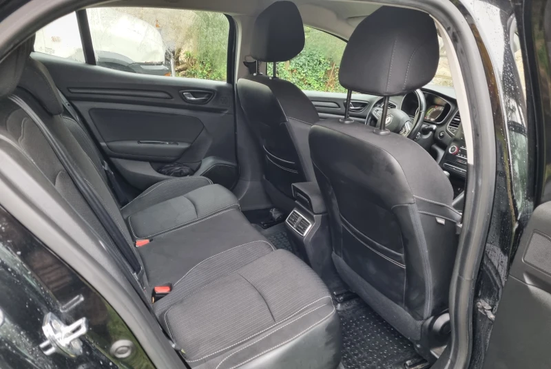 Renault Megane 4, снимка 6 - Автомобили и джипове - 53013196