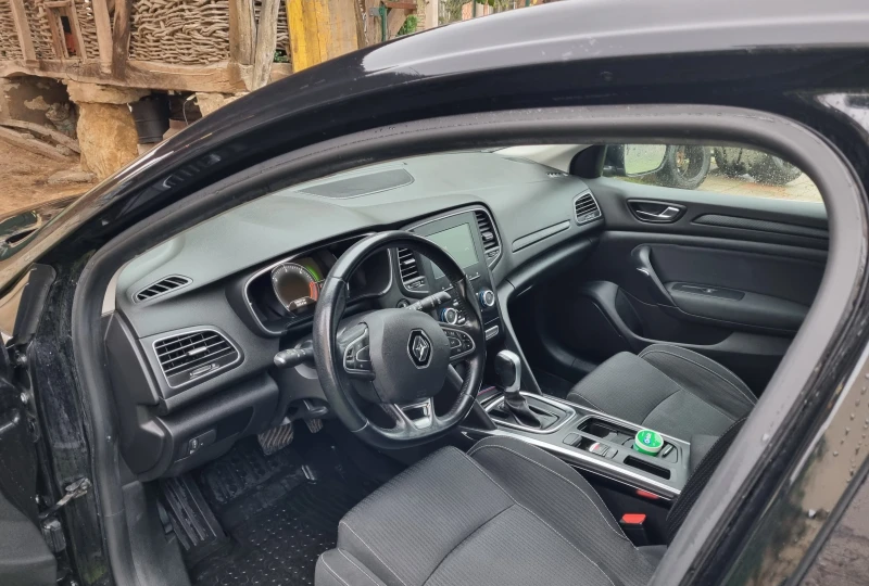 Renault Megane 4, снимка 9 - Автомобили и джипове - 53013196