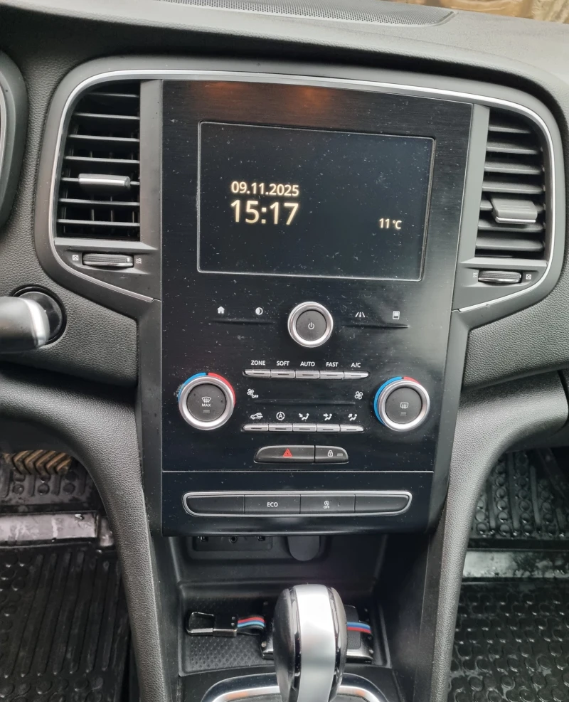 Renault Megane 4, снимка 11 - Автомобили и джипове - 53013196